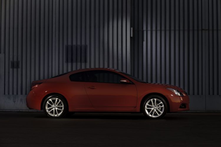 2010 Nissan Altima Coupe side