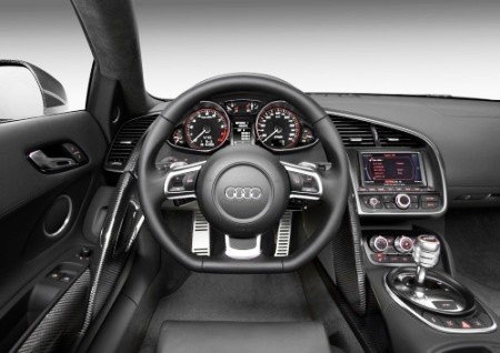 Audi R8 V10 interior