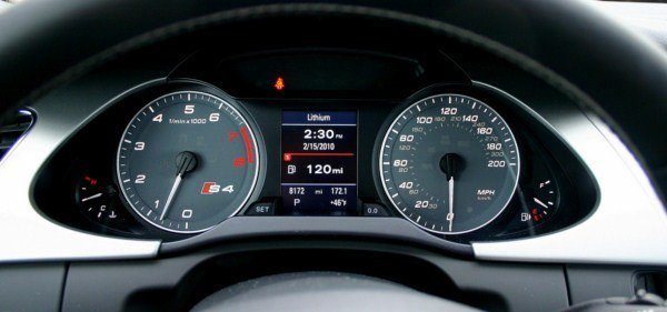 2010-Audi-S4-19.jpg
