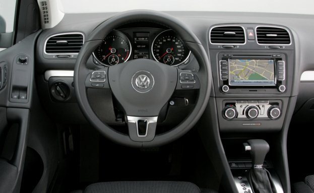 2010 VW Golf TDI interior