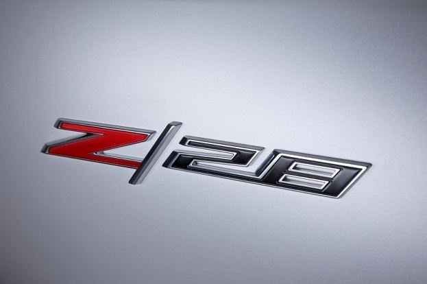 2014-Chevrolet-CamaroZ28-009-medium