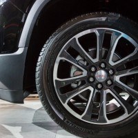 2017 GMC Acadia Wheel and Tire Package
