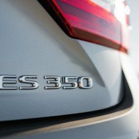 2016_Lexus_ES_350_6