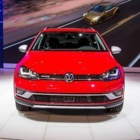 2017 Volkswagen Golf Alltrack Front Fascia