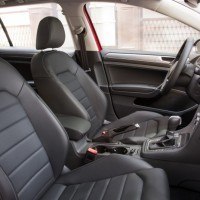 2017 Volkswagen Golf Alltrack Front Seats