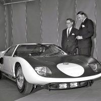Ford’s lead engineer on the GT40 Le Mans project was Roy Lunn, left, with John Wyer, general manager of the project and managing director of Ford’s Ford Advanced Vehicles (FAV) in the United Kingdom. This photo was taken at the first press showing of the GT/101 in the United States. Photo by Martyn L. Schorr.