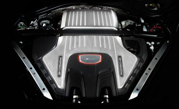 2017 Porsche Panamera Turbo 4.0 L Twin-Turbo V8
