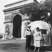 Another great spot to see while in Paris is the Arc de Triomphe, as this western-garbed couple could attest. Begun in 1806 under orders of the Emperor Napoleon, this monument was created to honor his Grand Army’s victories.