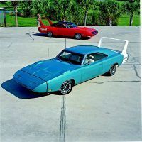 Here you can plainly see the differences between Superbirds and Charger Daytonas. Superbirds have vinyl roofs; Daytonas have wings that include the rear stripe’s paint. Mike Mueller