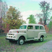 The 1952 F-1 pickups were identical to the previous models. Ford, however, did build different vehicles on the same platform, including this Five-Star Extra panel version.