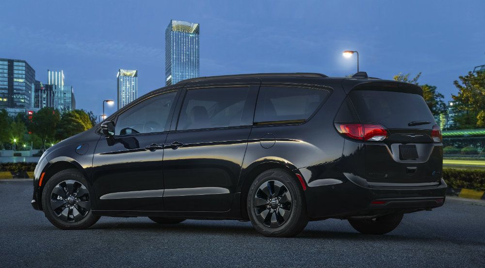 2019 Chrysler Pacifica Hybrid with S Appearance Package 1