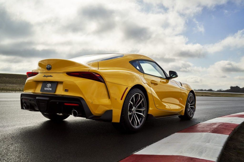 The four-cylinder of the Supra 2.0 is closely related to the 3.0-liter inline-six variant. Both engines share a twin-scroll turbo, direct fuel injection, and continuously variable timing on both the intake and exhaust camshafts. 