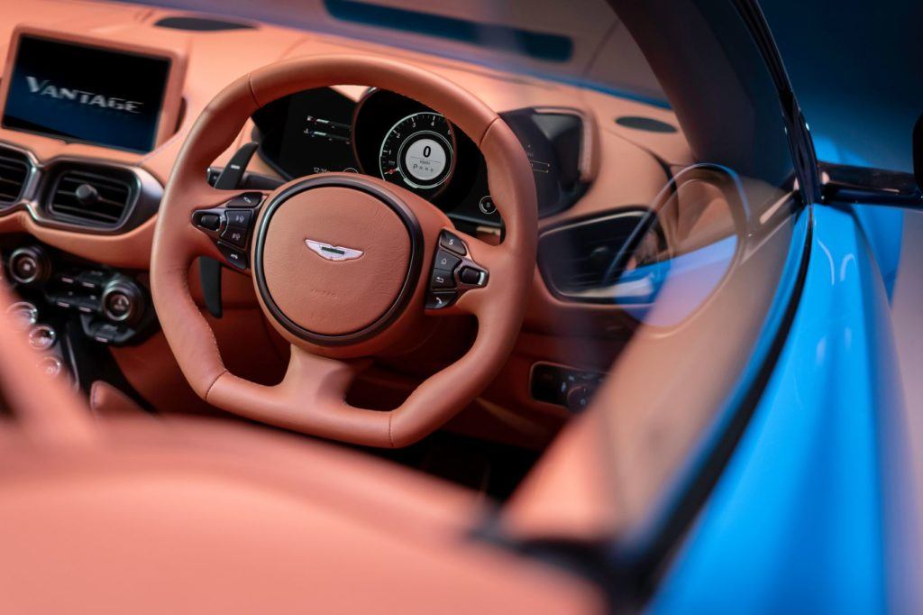 Aston Martin Vantage Roadster 12