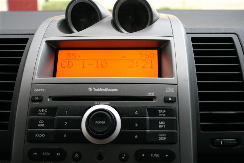 2008 Nissan Sentra SE-R display