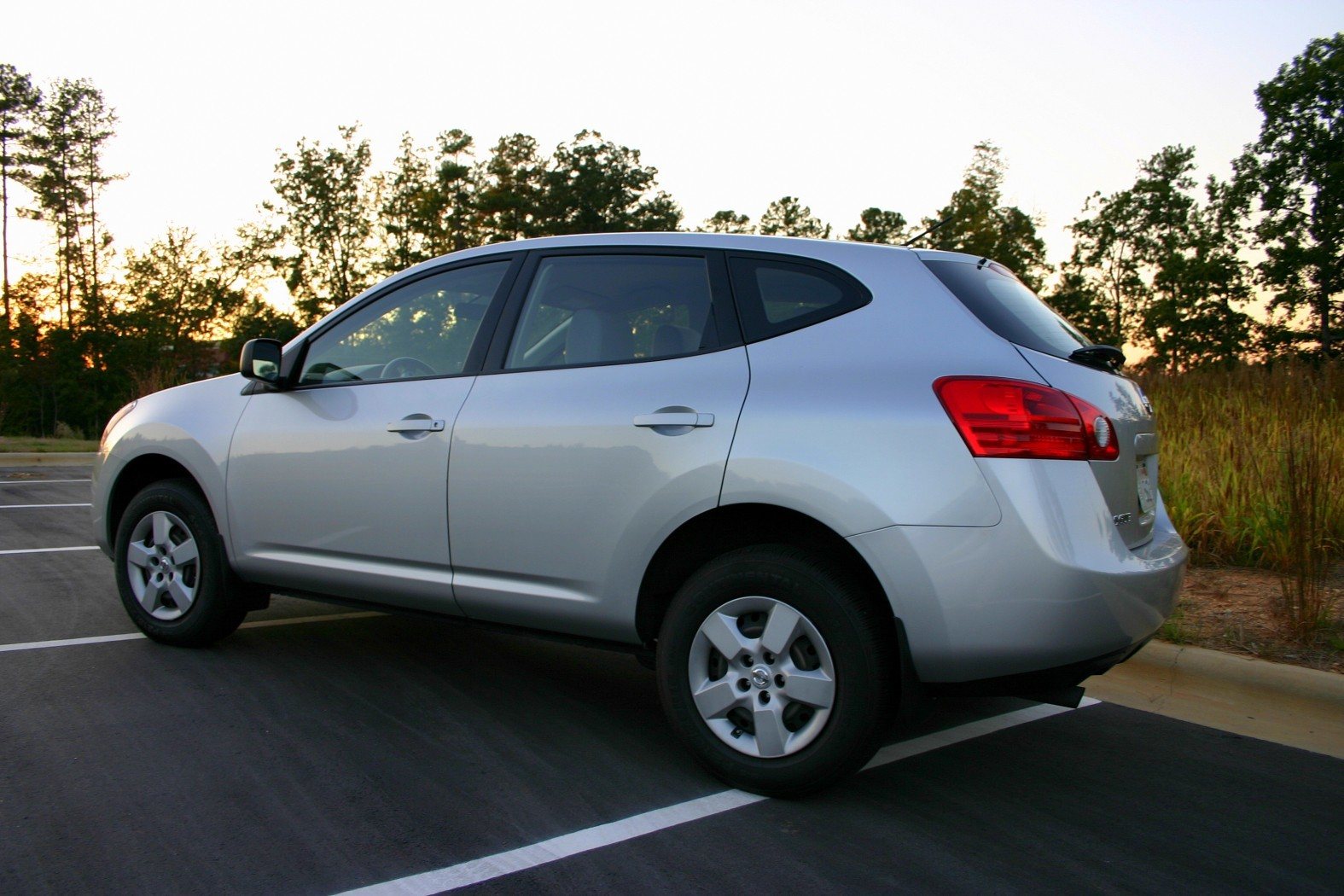2009 Nissan Rogue side