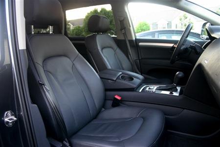 2009 Audi Q7 interior