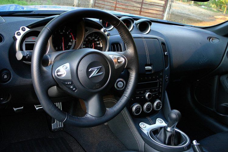 2009 Nissan 370Z interior