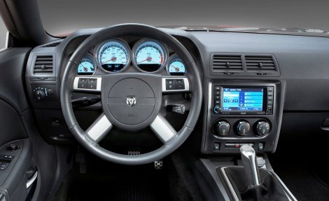 2009 Dodge Challenger R/T interior