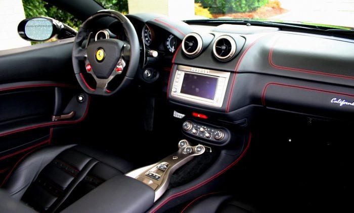 2010 Ferrari California interior