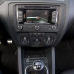 2011 VW Jetta SEL center console