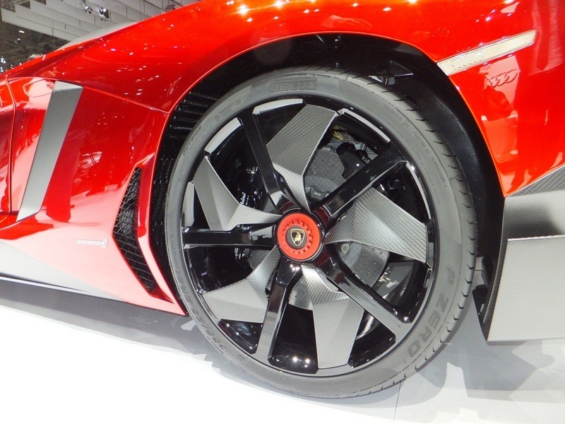Lamborghini Aventador J wheel