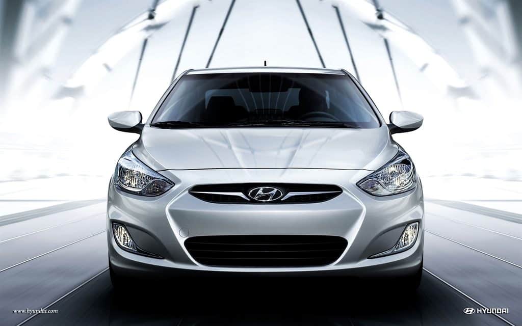 2013 Hyundai Accent front