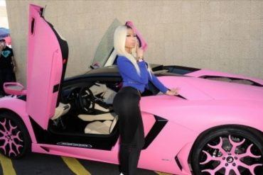 Nicki Minaj pink Lamborghini Aventador