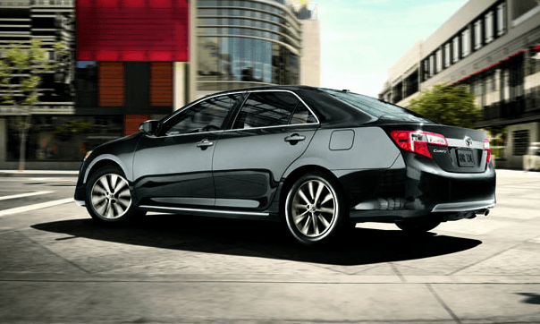2013 Toyota Camry XLE side