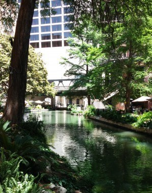 Although it was sunny in Texas, the shade made my stroll on the River Walk nice and relaxing.