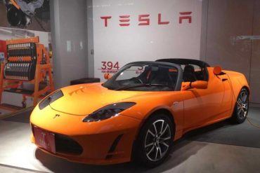 Tesla Roadster Autoshow