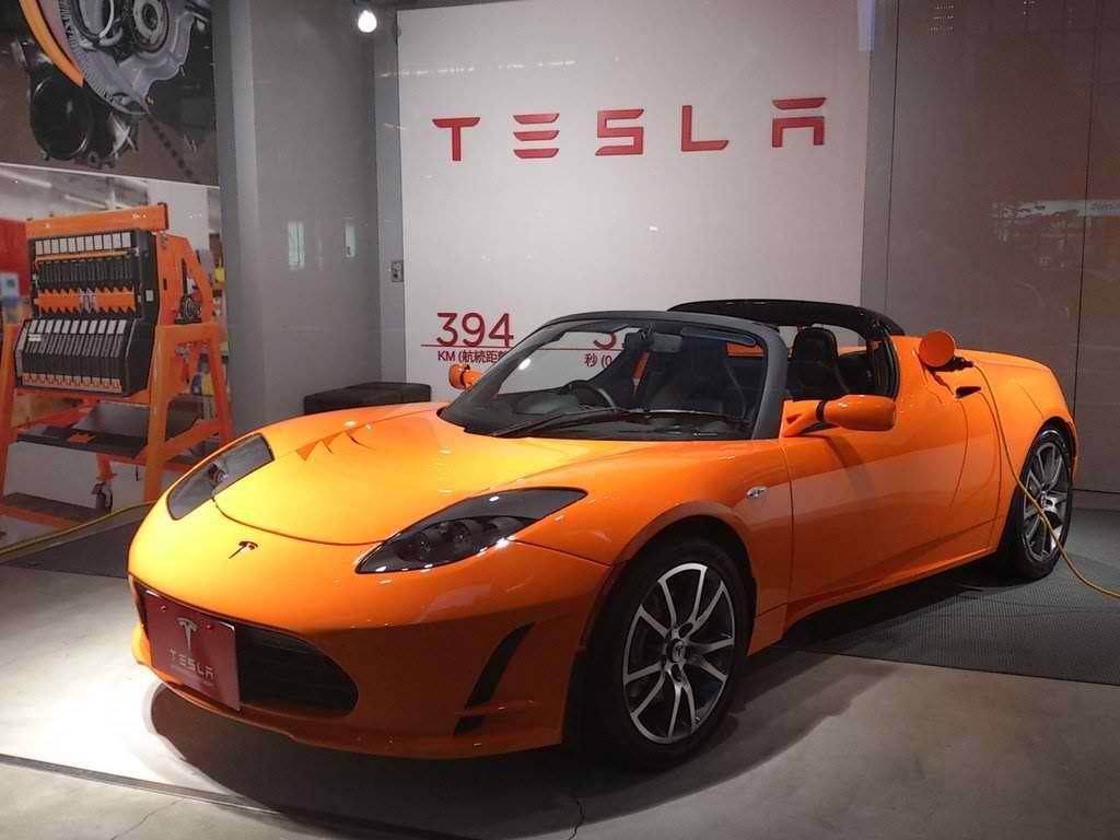 Tesla Roadster Autoshow