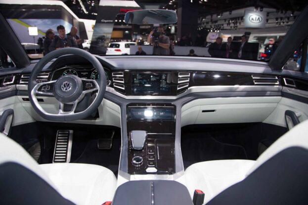 Volkswagen Cross Coupe GTE Concept Dashboard