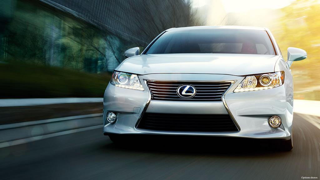 2015 Lexus ES hybrid exterior front driving starfire pearl overlay