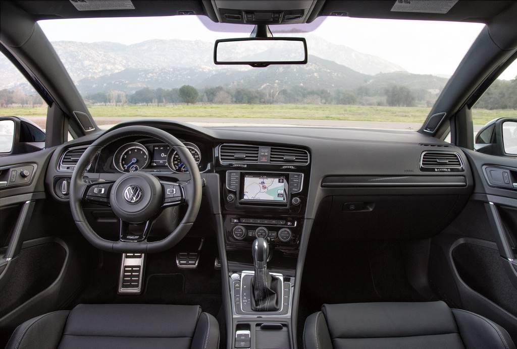 2015 VW Golf R cockpit