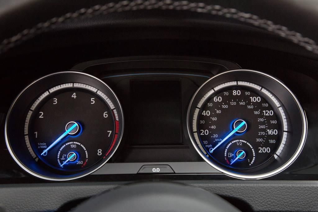 2015 VW Golf R instrument panel