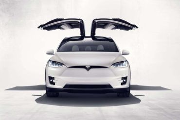 Tesla Model X falcon wings