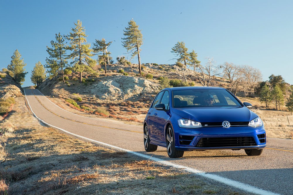 2016 Volkswagen Golf R Scenic Shot