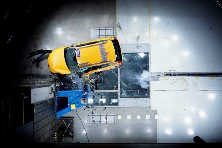205041 The new Volvo XC60 Crash tests
