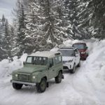 LAND ROVER LINE IN THE SNOW 04