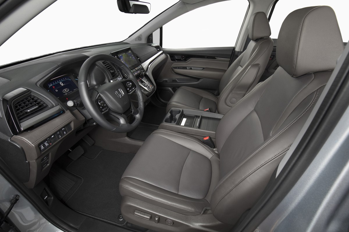 2020 Honda Odyssey front seat interior