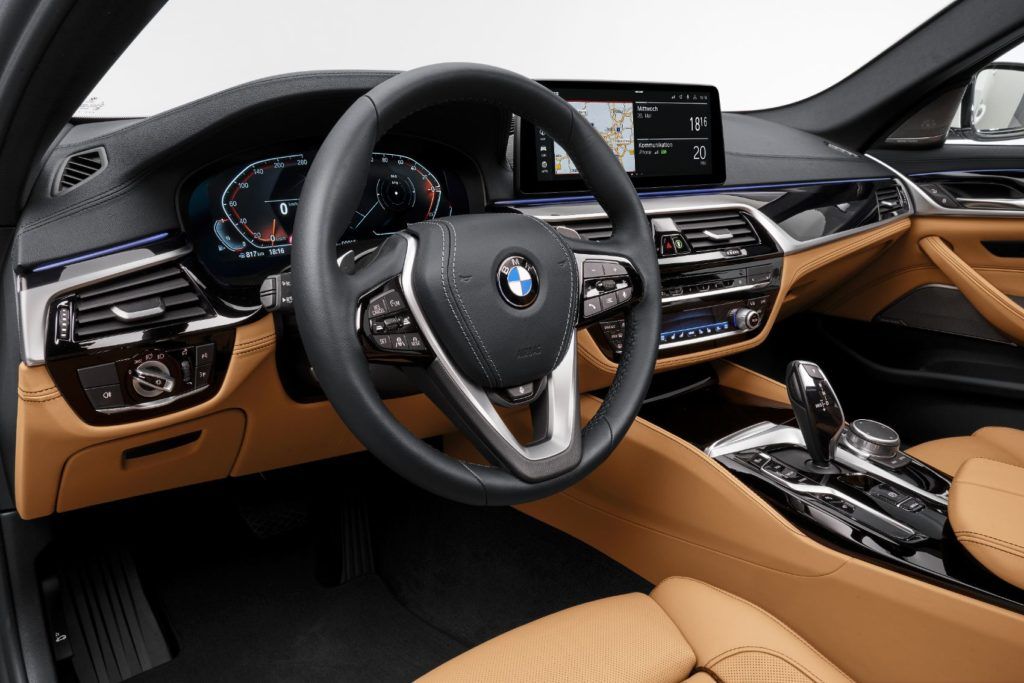 2021 BMW 5 Serisi 61