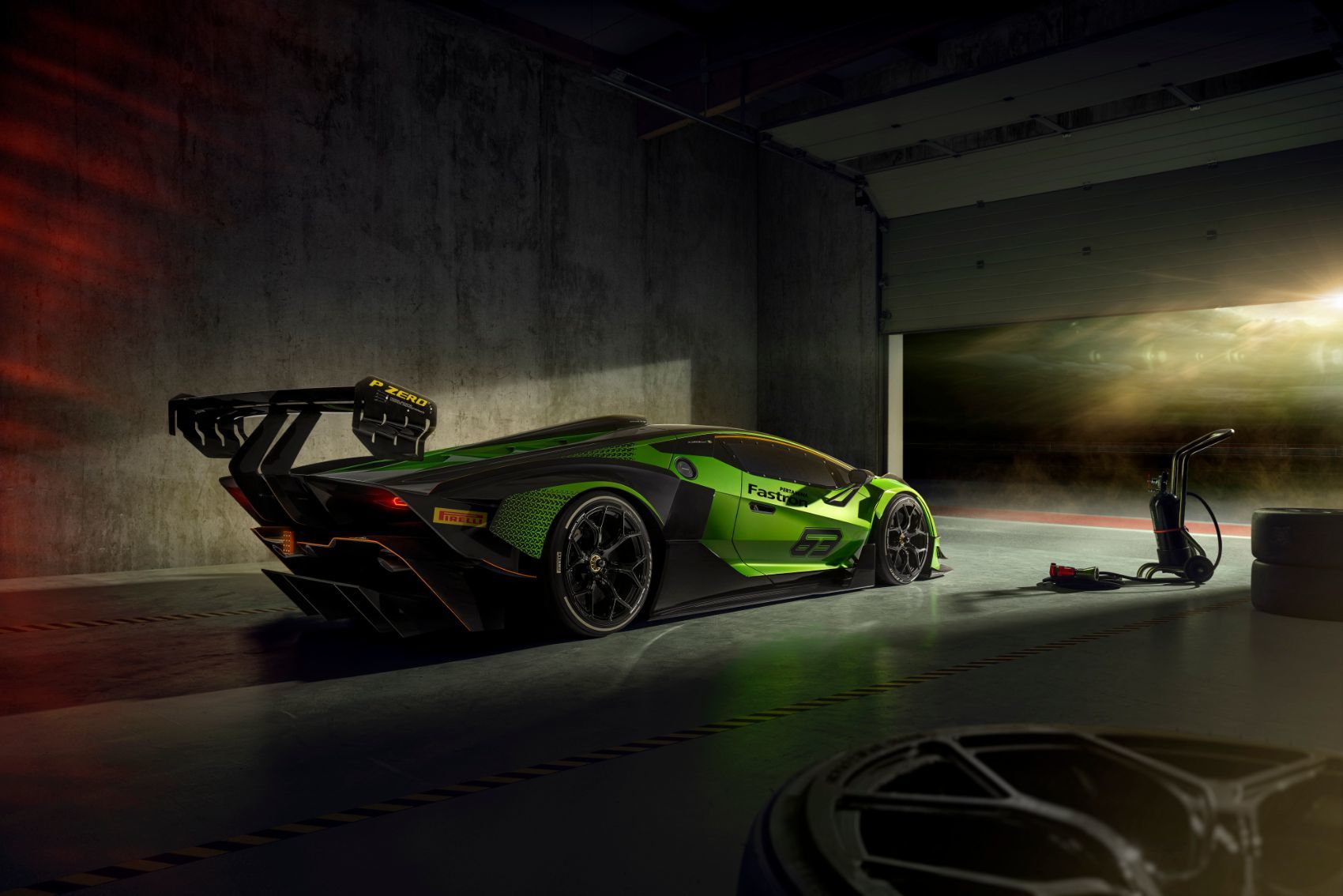 Lamborghini Essenza SCV12: By The Track & For The Track
