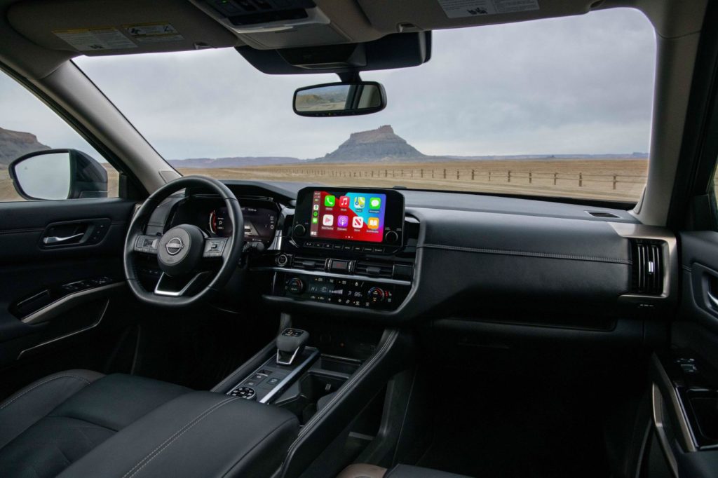 2022 Nissan Pathfinder interior layout.