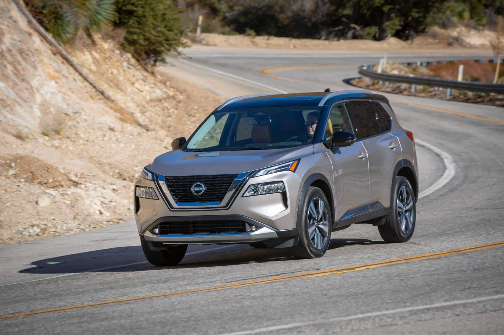 2022 Nissan Rogue: New Engine, Better Fuel Economy Top List of Improvements for 2022