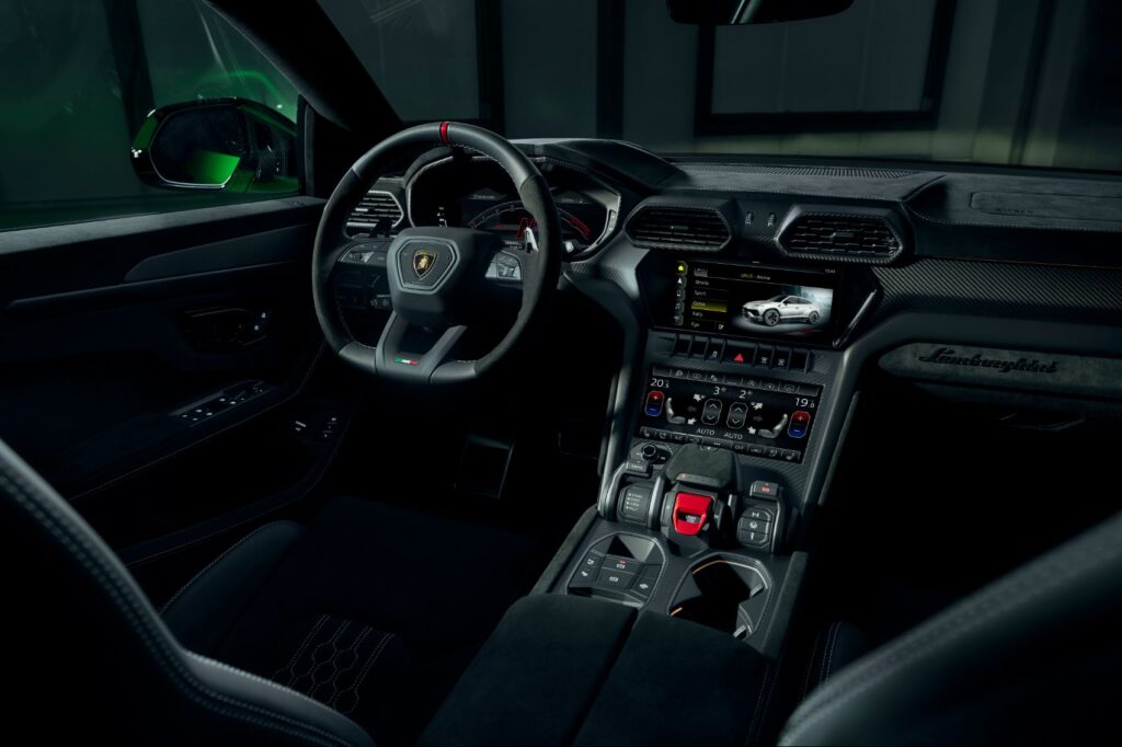 Lamborghini Urus Performante interior layout.