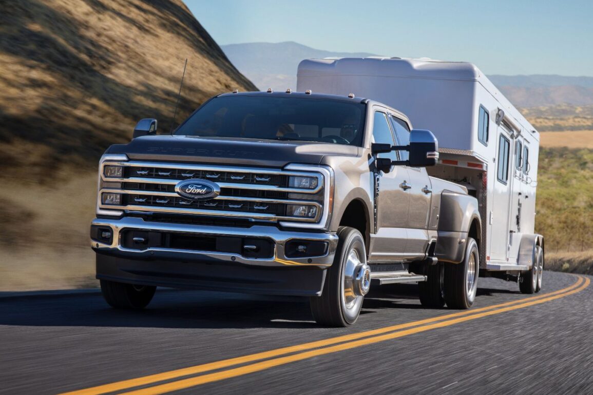 2023 Ford Super Duty 7