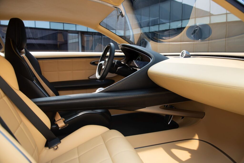 Genesis X Speedium Coupe interior layout.