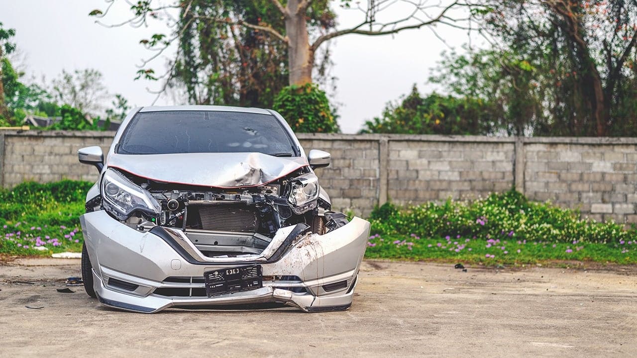 is insurance more expensive for a salvage car Adobe Stock memorystockphoto