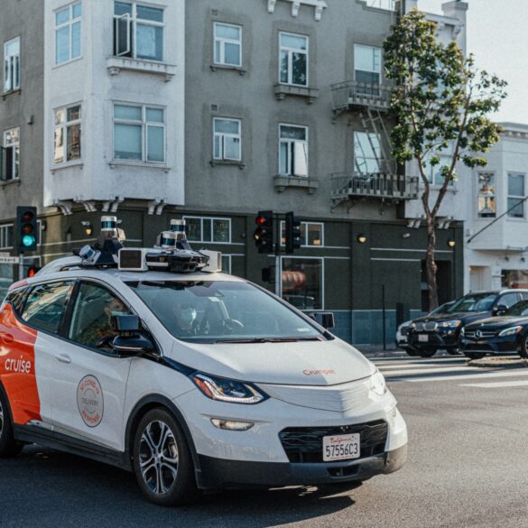 a driverless car from cruise pilots the streets of san francisco